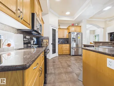 14815 16 ST NW photo 24