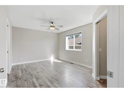 4207 43 AV photo 18