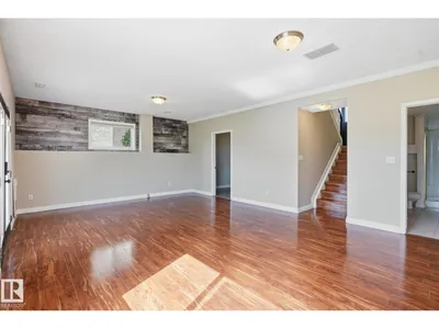 4207 43 AV photo 25