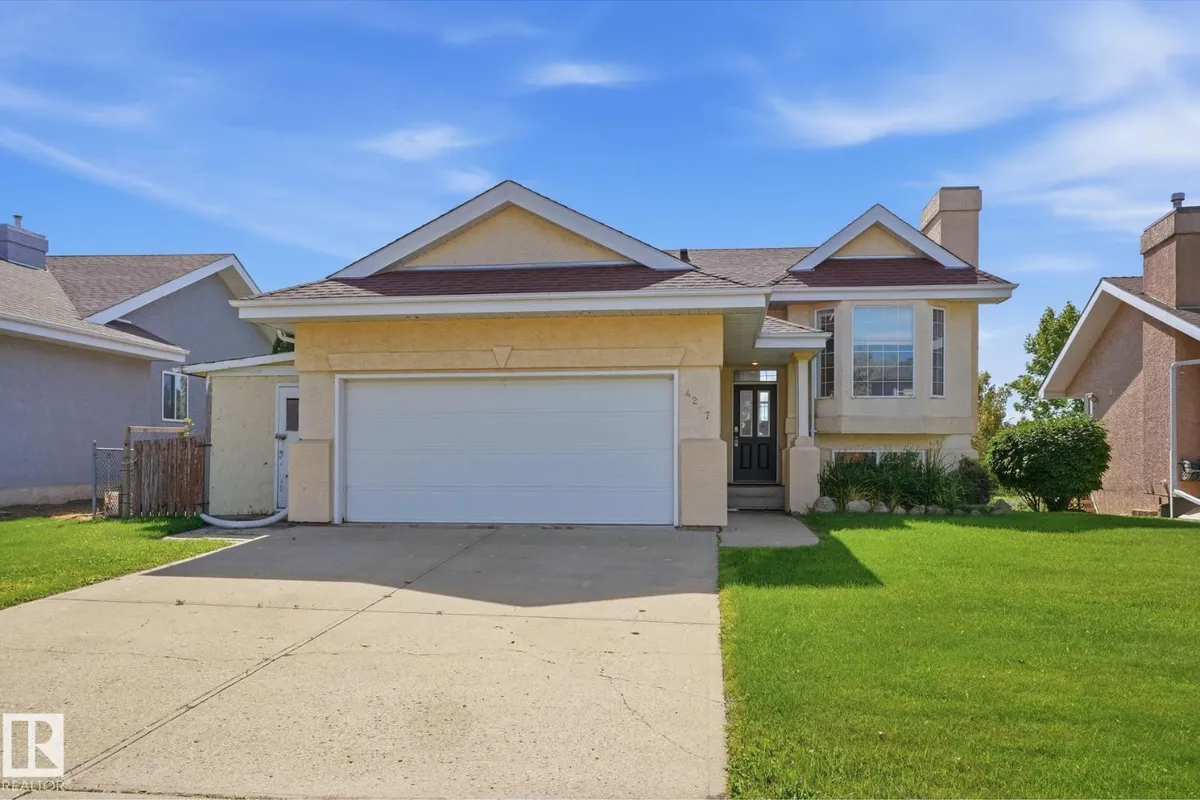 4207 43 AV exterior