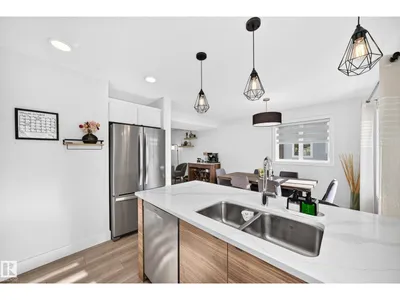 #70 16335 84 ST NW photo 9