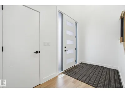 7603 92 AV NW photo 10