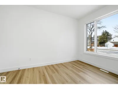 7603 92 AV NW photo 12