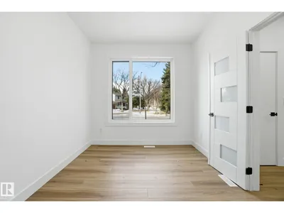 7603 92 AV NW photo 13