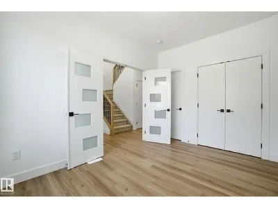 7603 92 AV NW photo 14