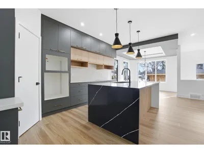 7603 92 AV NW photo 16