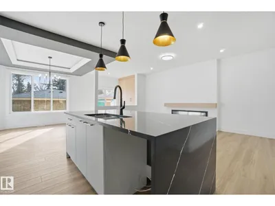 7603 92 AV NW photo 19