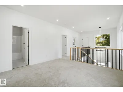 7603 92 AV NW photo 31
