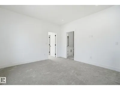 7603 92 AV NW photo 32