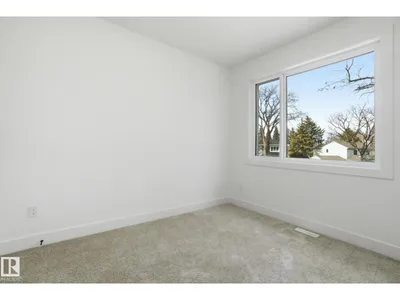 7603 92 AV NW photo 34