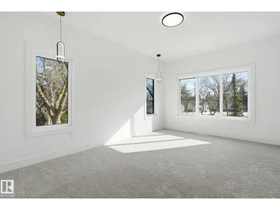 7603 92 AV NW photo 41