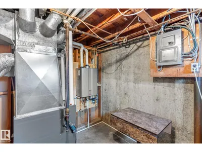 13307 89A ST NW photo 27