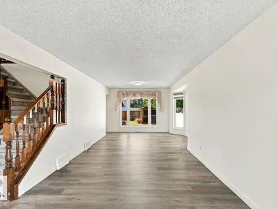 3807 36 AV NW photo 11