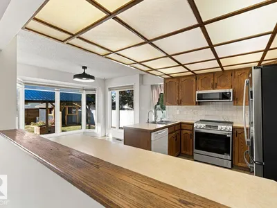 3807 36 AV NW photo 14