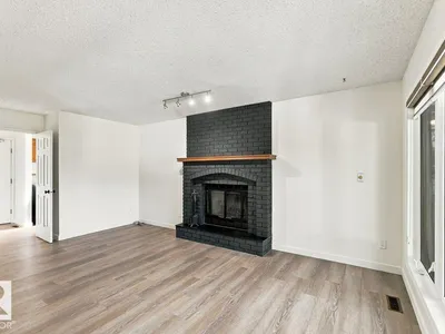 3807 36 AV NW photo 17
