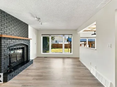 3807 36 AV NW photo 18