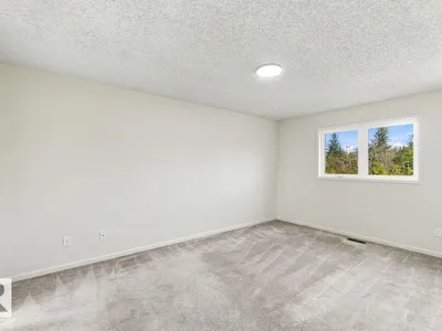 3807 36 AV NW photo 23