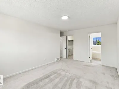 3807 36 AV NW photo 24