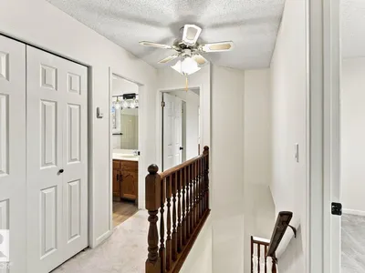 3807 36 AV NW photo 32