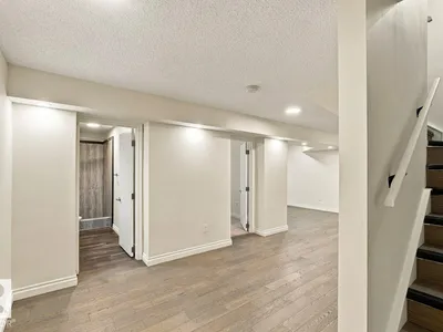 3807 36 AV NW photo 33
