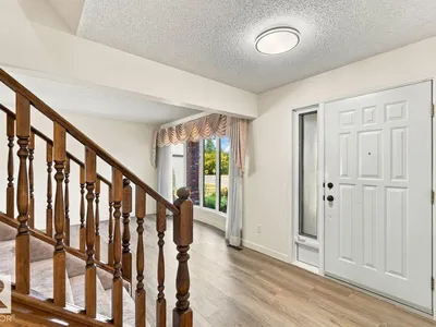 3807 36 AV NW photo 6