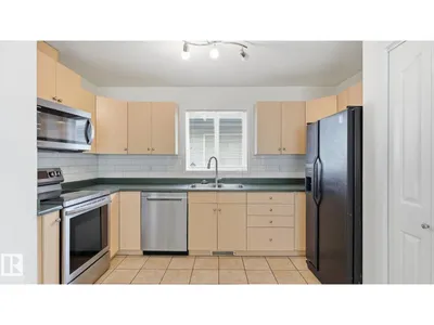 2117 36 AV NW photo 4