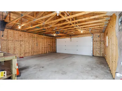 2117 36 AV NW photo 22