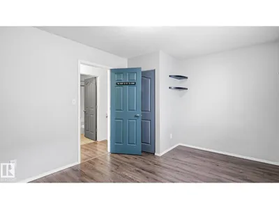 2117 36 AV NW photo 12