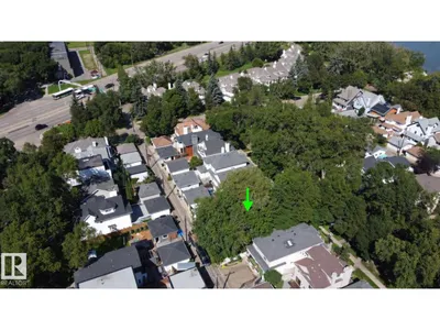 9628 100A ST NW photo 32