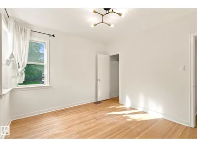 11718 129 ST NW photo 15