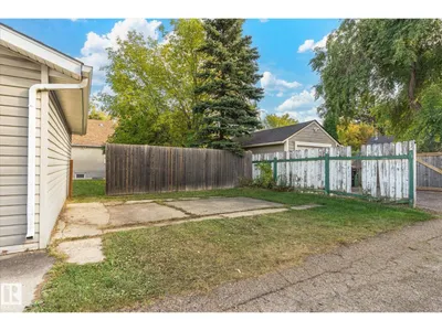 11718 129 ST NW photo 29