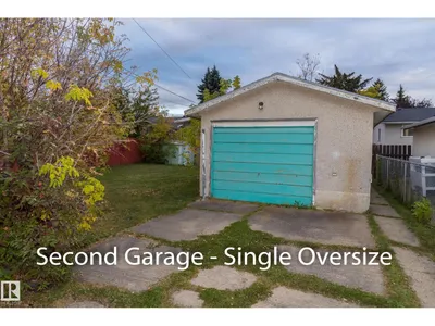 10512 55 AV NW photo 31