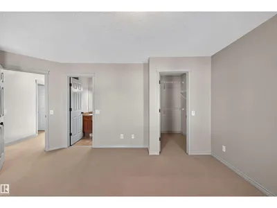 6116 8 AV SW photo 18