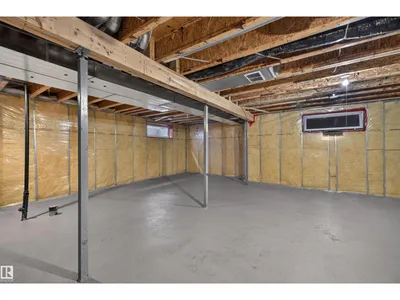 6116 8 AV SW photo 21