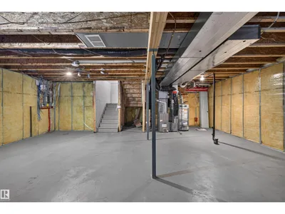 6116 8 AV SW photo 22