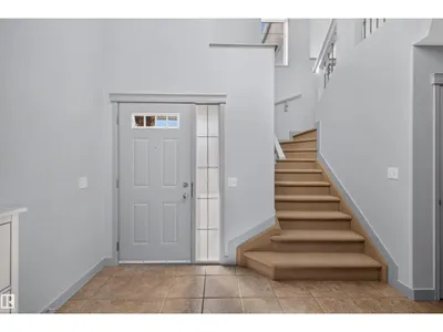 6116 8 AV SW photo 23