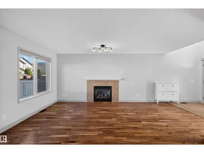 6116 8 AV SW photo 26