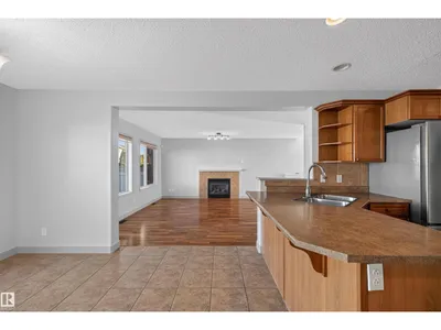 6116 8 AV SW photo 30