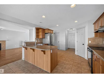 6116 8 AV SW photo 33