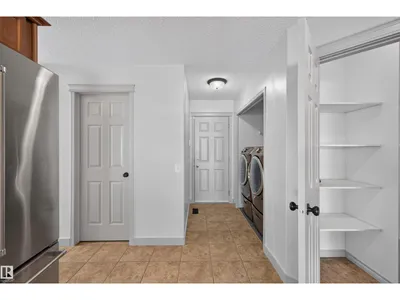 6116 8 AV SW photo 34