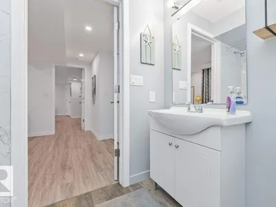 12059 19 AV SW photo 40