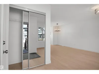 21139 25 AV NW photo 4