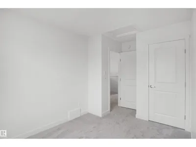21139 25 AV NW photo 23