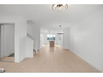 21139 25 AV NW photo 5