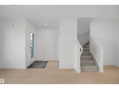 21139 25 AV NW photo 7
