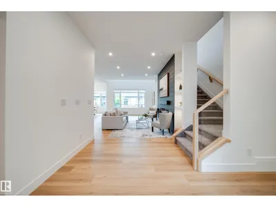 #42 20425 93 AV NW photo 33