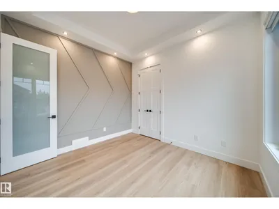 #42 20425 93 AV NW photo 35