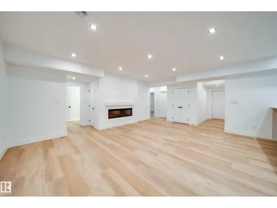 #42 20425 93 AV NW photo 42