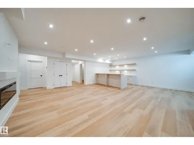 #42 20425 93 AV NW photo 45