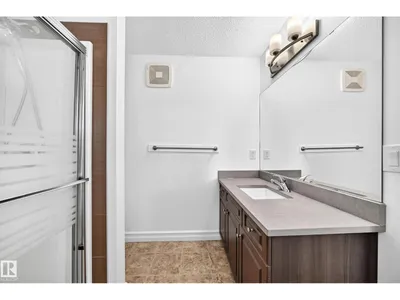 16524 135 ST NW photo 27